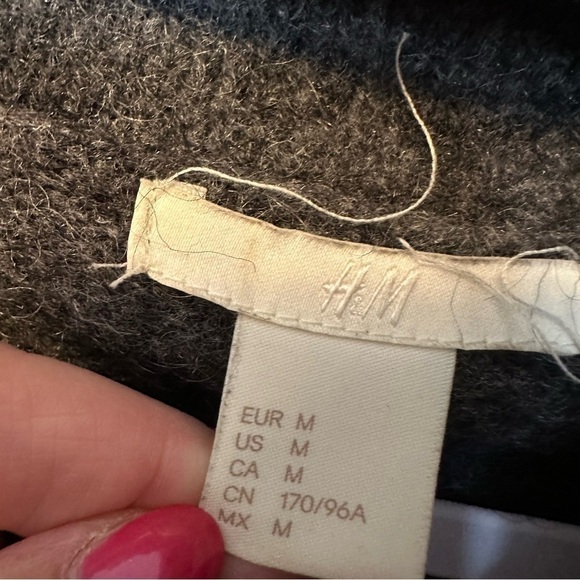 H&M Dark Gray Melange Mohair Wool Cowl Neck Sweater Slouchy Crop Fit Women's M - Picture 5 of 9